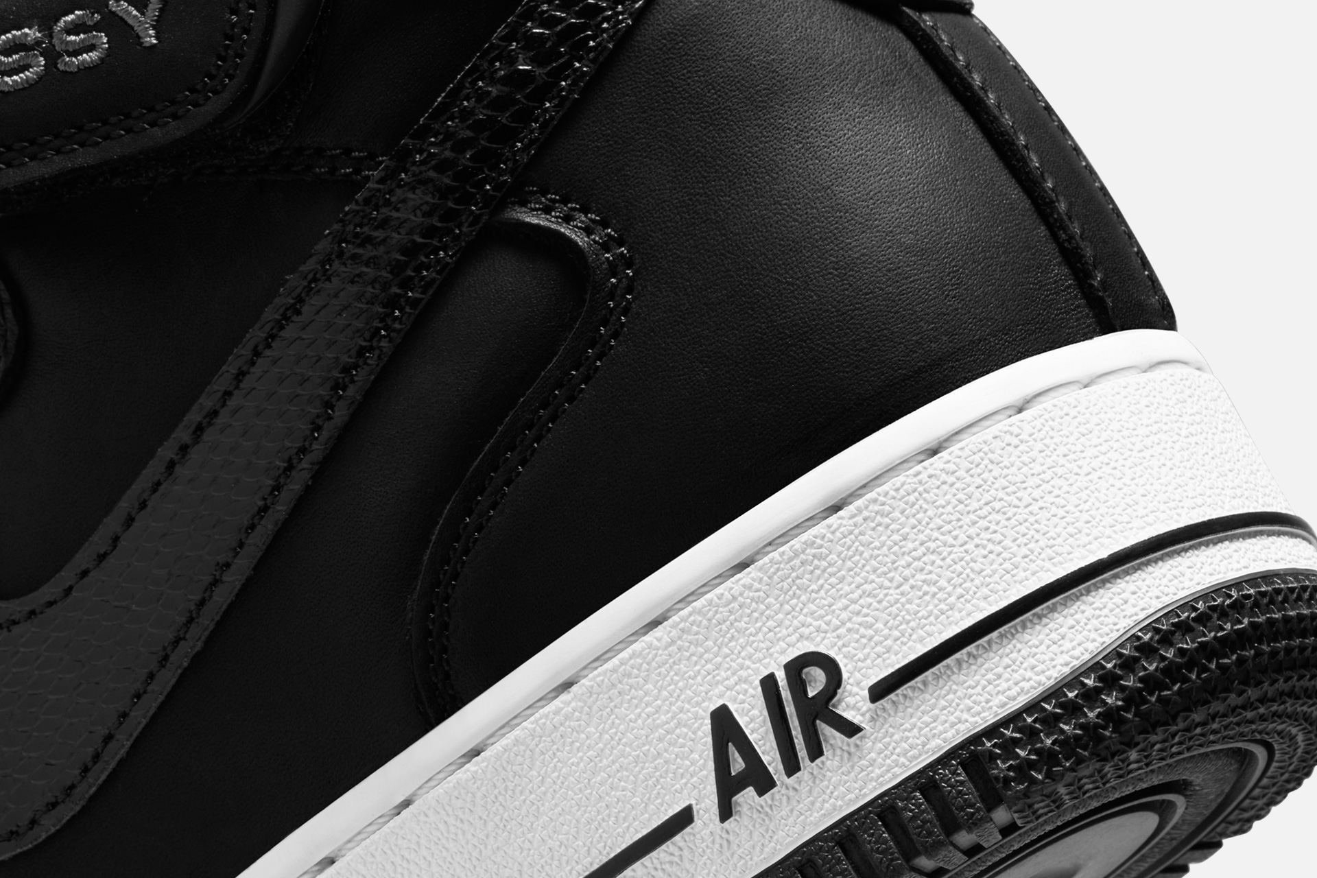 Nike x Stüssy Air Force 1 '07 Mid SP