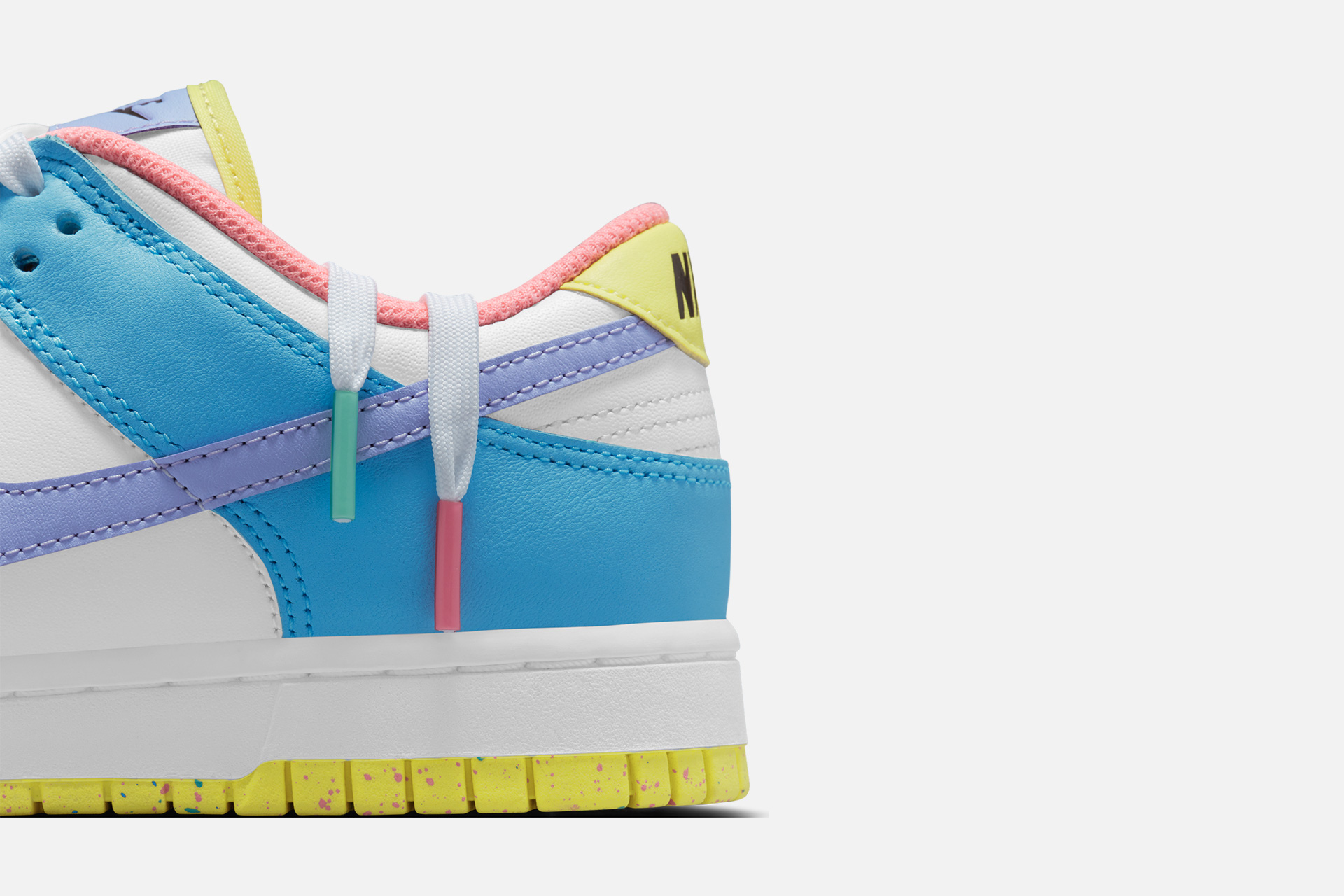 Nike Dunk Low SE WMNS