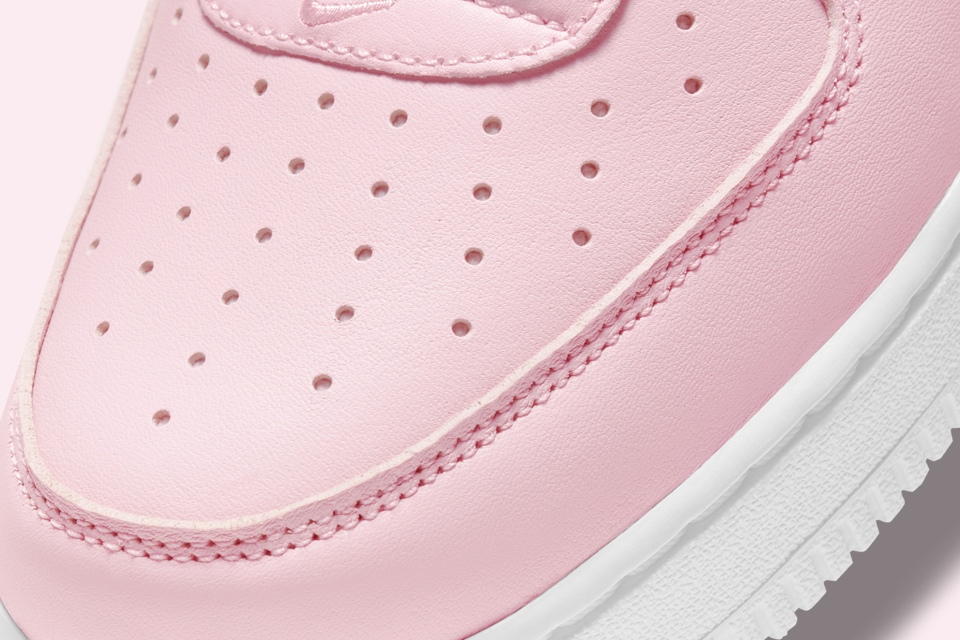 Nike Air Force 1 '07 LX