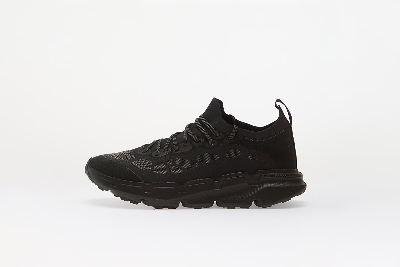 On x PAF Cloudsoma W