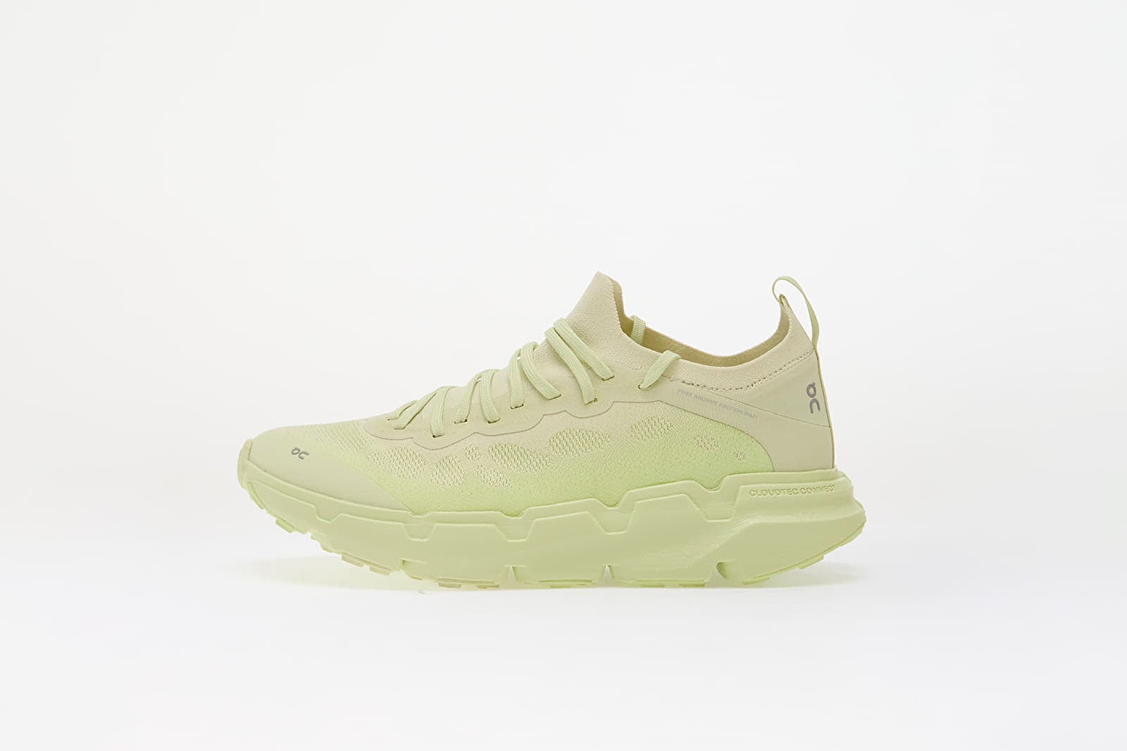 On x PAF Cloudsoma M