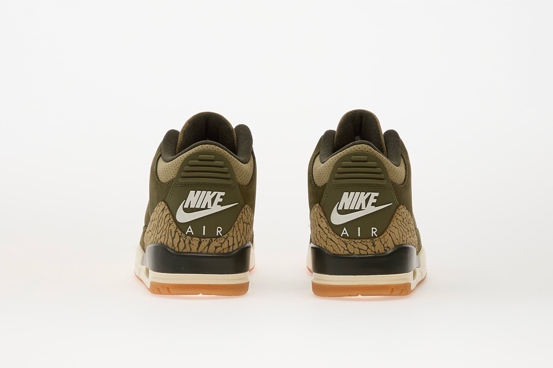 Air Jordan 3 Retro "Family Affair"